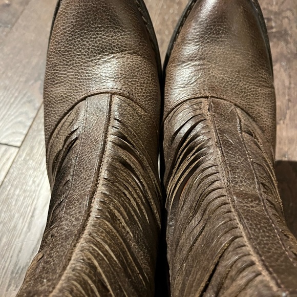 Leather brown booties in like new condition size 7 - Picture 2 of 6